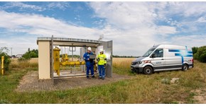 mitnetz_gasstation-2kollegen-72