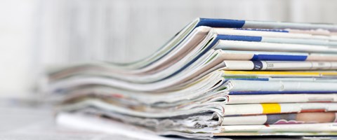 Ein Stapel aus Zeitungen Ein Stapel aus Zeitungen